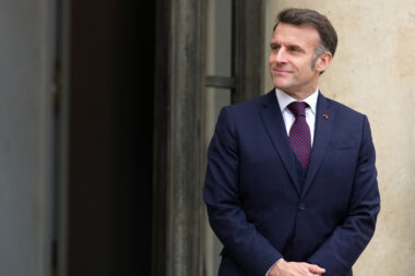 Un seul mois de vacances d’été pour les enfants ? La folle proposition d’Emmanuel Macron