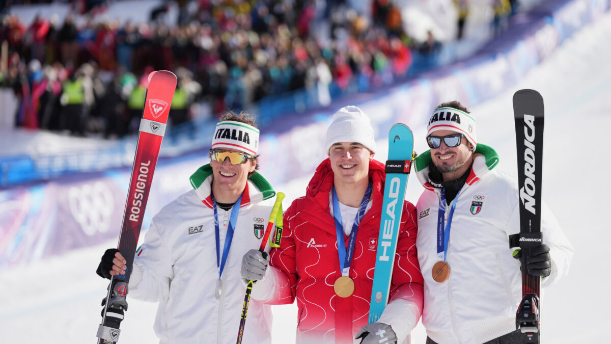 JO de Milan-Cortina - Le Suisse Franjo von Allmen remporte la descente masculine et gagne la première médaille d'or des Jeux