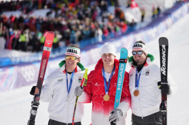 JO de Milan-Cortina - Le Suisse Franjo von Allmen remporte la descente masculine et gagne la première médaille d'or des Jeux