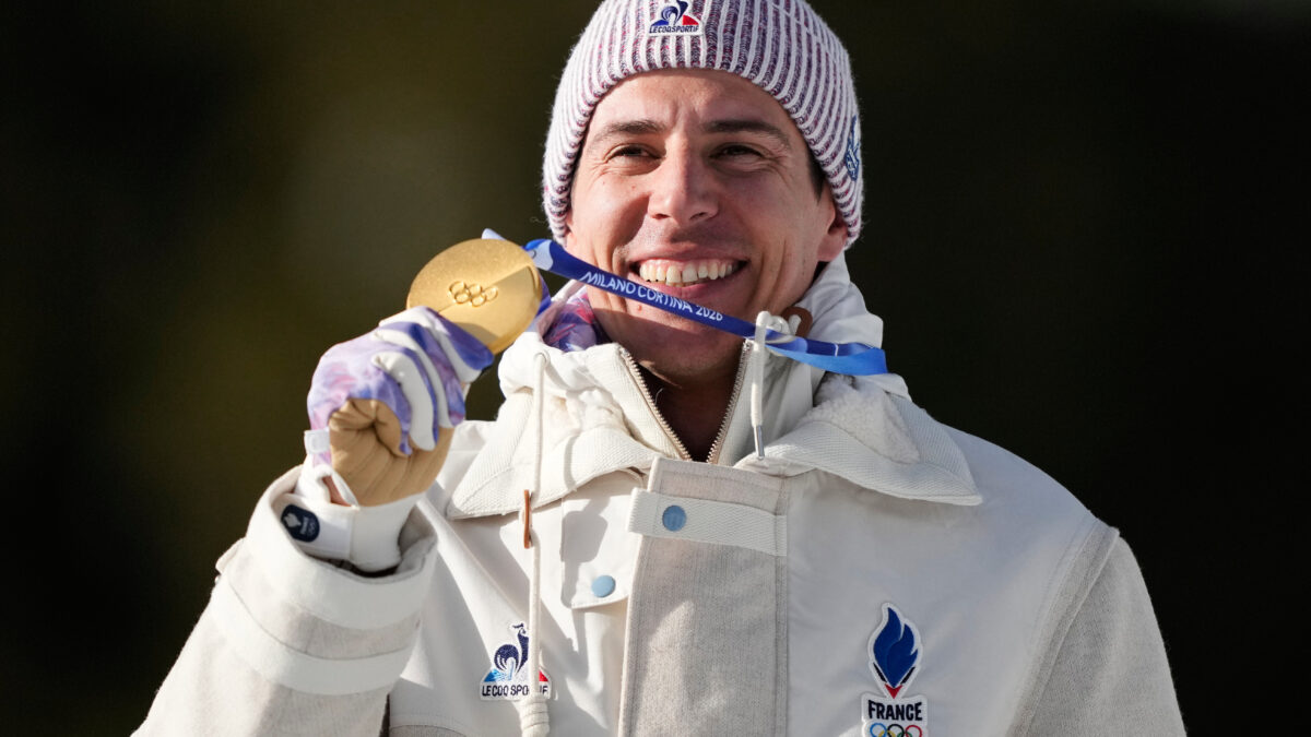 JO - Quentin Fillon Maillet champion olympique de biathlon (sprint)