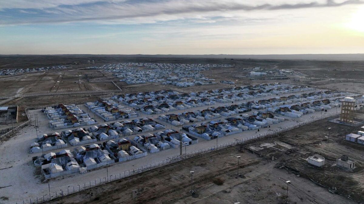 Alerte humanitaire en Syrie - les vivres s’épuisent au camp d’al-Hol, l’aide bloquée par l’instabilité (AP)