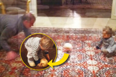 Le dégoût ! Des photos du prince Andrew jouant avec un enfant et un ballon en forme de sein. (TMZ, Entrevue)