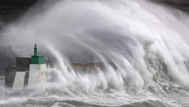 La tempête Nils : un deuxième décès et encore 450 000 foyers sans courant