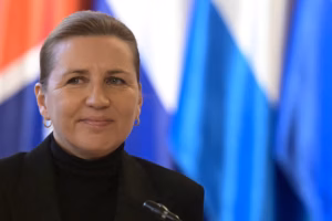 Au Danemark, le bloc de gauche de Mette Frederiksen frôle la majorité à l’approche des législatives (AP)