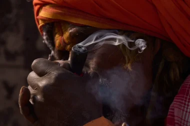 Au Népal, des nuages de cannabis pour célébrer la grande fête hindoue de Shivaratri (ap)