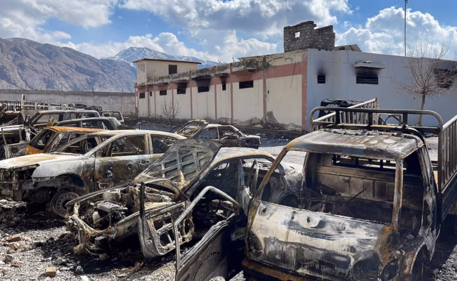 Au Pakistan, l’armée déploie drones et hélicoptères pour briser une impasse dans le désert, 58 morts (AP)