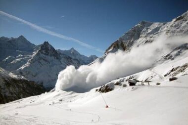 Avalanche en Italie : deux skieurs tués, un troisième entre la vie et la mort