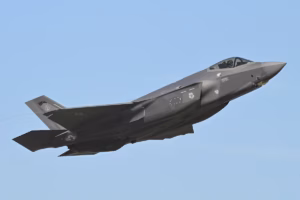 Berlin envisage davantage de F-35 américains, le programme européen FCAS vacille (AP)