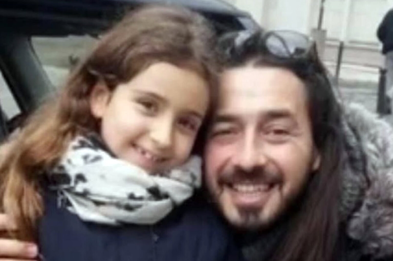 Moundir félicite sa fille Ambre, en finale de la Star academy sur TF1. (Instagram Moundir)