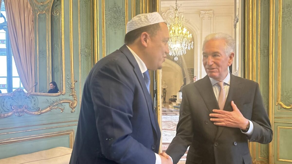 L’imam Chalghoumi reçu avec les honneurs par Charles Kushner, ambassadeur des États-Unis à Paris