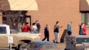 Fusillade au Canada: au moins 9 enfants tués par un transgenre dans une attaque visant une école