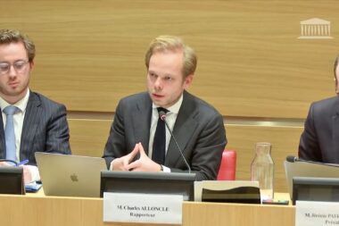 Mais de quoi ont-elles peur ? 350 personnalités signent une pétition contre Charles Alloncle, visiblement gênées par les révélations sur France Télévisions. (LCP)