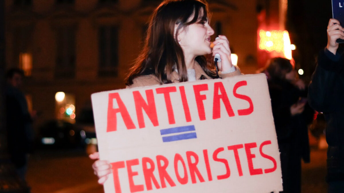 Lyon : un agent de sécurité du collectif Némésis en état de mort cérébrale après avoir été tabassé par des "antifas"