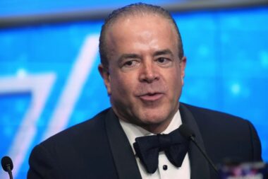 Drogue, armes, fraude : l'enquête accélère sur Raul Rocha, copropriétaire de Miss Univers, selon l'agence américaine AP