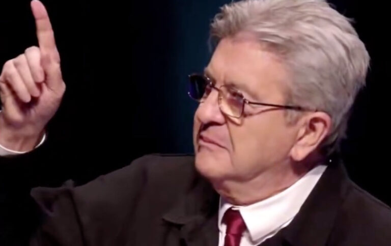 Jean-Luc Mélenchon accusé d'antisémitisme après avoir ironisé sur la prononciation de "Epstein"