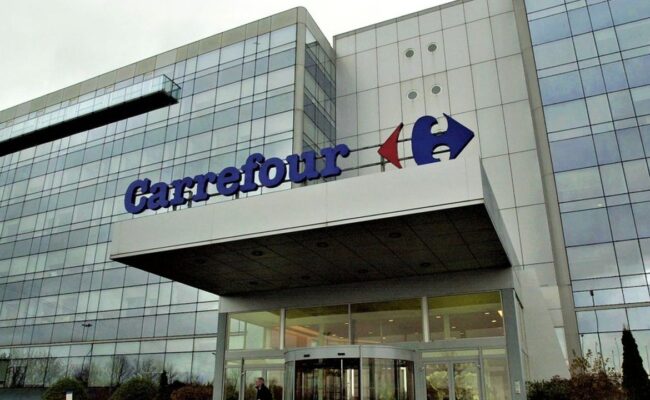 Carrefour mise sur l’IA et la transformation des hypermarchés pour réduire ses coûts