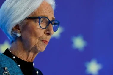 Christine Lagarde affirme vouloir rester à la tête de la BCE jusqu’en 2027