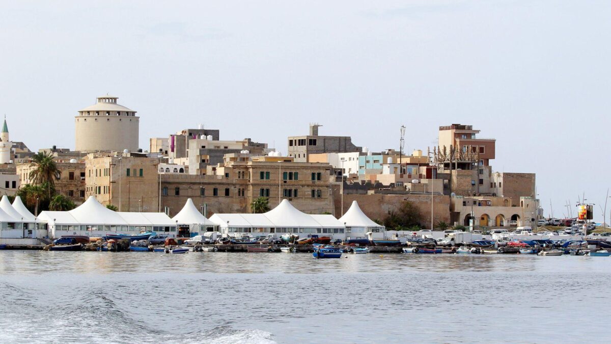 Cinq corps de migrants retrouvés sur une plage près de Tripoli