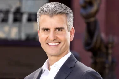 Disney mise sur Josh D’Amaro, le patron des parcs, pour succéder à Bob Iger (AP)