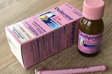 Doliprane enfants - 27 lots de suspension buvable rappelés pour risque d’erreur de dosage