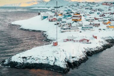 Donald Trump annonce l’envoi d’un navire-hôpital américain au Groenland, Copenhague réagit