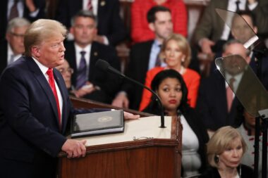 Trump proclame un « âge d’or » de l’Amérique malgré le pessimisme croissant des électeurs sur l’économie (AP)