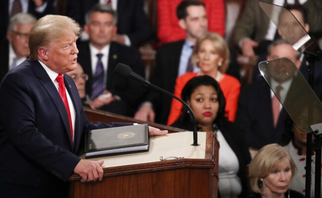 Trump proclame un « âge d’or » de l’Amérique malgré le pessimisme croissant des électeurs sur l’économie (AP)