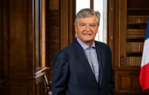 Droits de douane américains : Paris appelle à une réponse « unie » de l’Union européenne