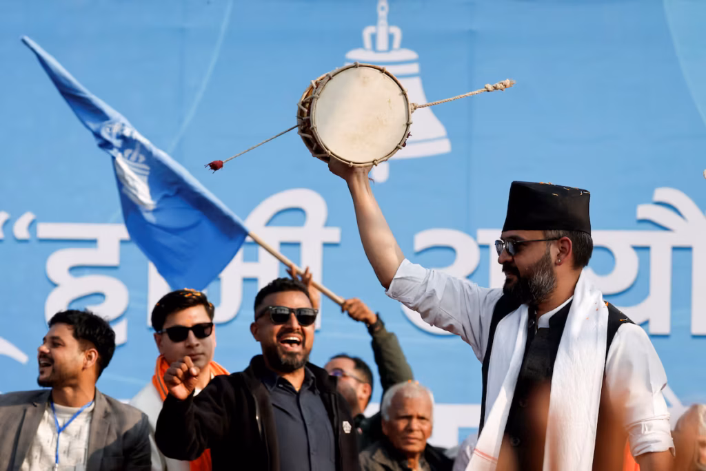 Du micro au pouvoir - le maire-rappeur « Balen » en passe de diriger le Népal (AP)