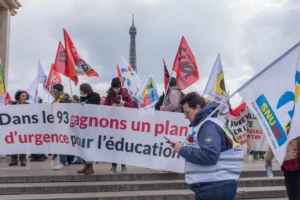 Éducation nationale : grève des enseignants franciliens contre les fermetures de classes