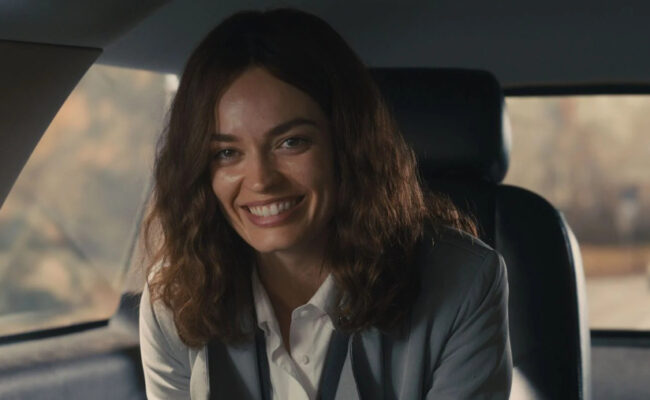  Ella McCay débarque sur Disney+ après l’annulation surprise de sa sortie cinéma