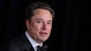 Emmanuel Macron évoque les subventions américaines à Elon Musk pour plaider une stratégie industrielle européenne (ap)