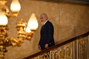 En Albanie, Edi Rama veut empêcher la suspension des ministres mis en examen (AP)