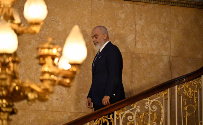 En Albanie, Edi Rama veut empêcher la suspension des ministres mis en examen (AP)