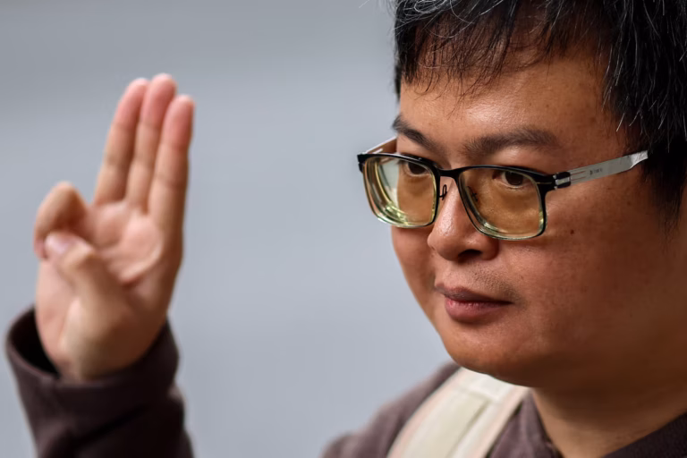 En Thaïlande, la peine de l’avocat Arnon Nampa alourdie pour outrage à la monarchie (AP)