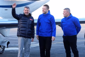 Face aux ambitions de Trump, le roi Frederik affiche l’unité danoise lors d’une visite stratégique au Groenland (AP)