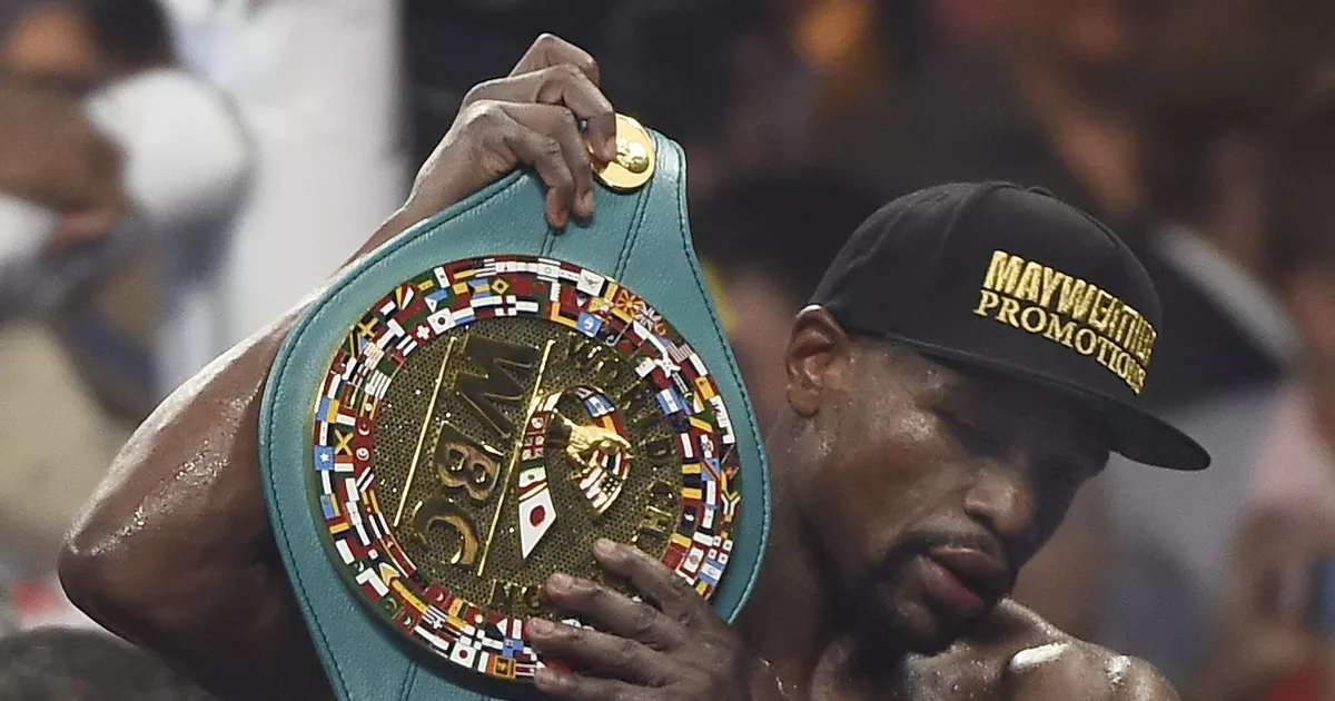 — Floyd Mayweather annonce vouloir reprendre des combats professionnels
