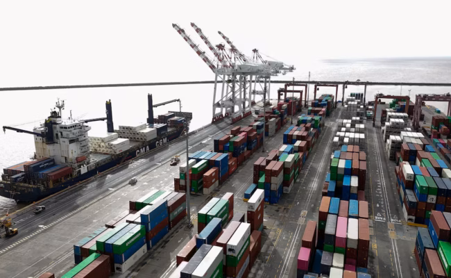 Grève choc en Argentine - les travailleurs maritimes paralysent les ports pendant 48 heures (AP)