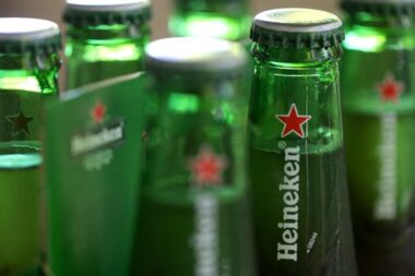 Heineken taille dans ses effectifs - jusqu’à 6.000 postes supprimés dans un marché en berne