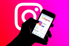Instagram alertera les parents si leur adolescent recherche des contenus liés au suicide