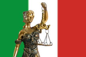 Italie : l’État condamné à indemniser un migrant transféré illégalement vers un centre en Albanie