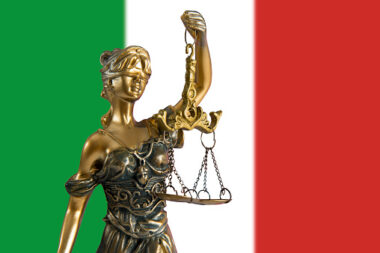 Italie : l’État condamné à indemniser un migrant transféré illégalement vers un centre en Albanie