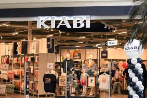 Kiabi prospère là où la mode décroche