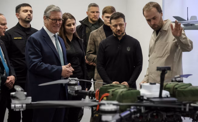 L’Ukraine se lance dans l’exportation d’armes pour capitaliser sur son savoir-faire acquis sur le champ de bataille (AP)