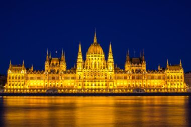 La Hongrie bloque de nouvelles sanctions contre la Russie, l’UE verse une aide à Kiev avant l’anniversaire de la guerre (AP)