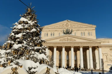 La Russie condamne un citoyen américain à quatre ans de prison pour tentative d’exportation liée à des pièces Kalachnikov