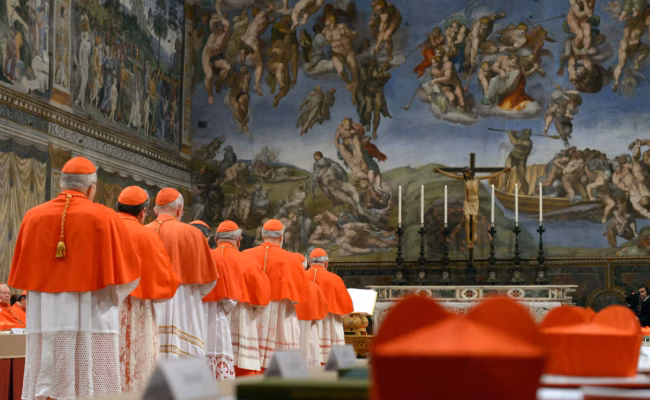 La fresque du « Jugement dernier » de Michel-Ange restaurée pour la première fois depuis 30 ans (AP)