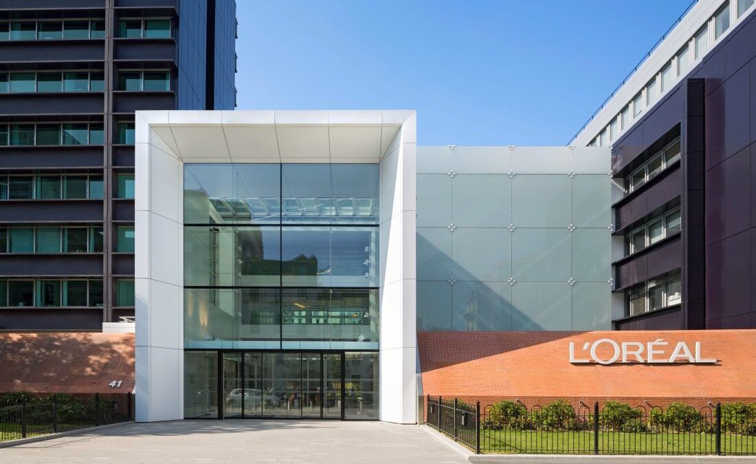 La taxe “exceptionnelle” plombe le bénéfice de L’Oréal malgré une année d’investissements record