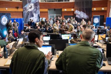 L’armée française muscle sa préparation spatiale avec l’exercice SparteX à Toulouse