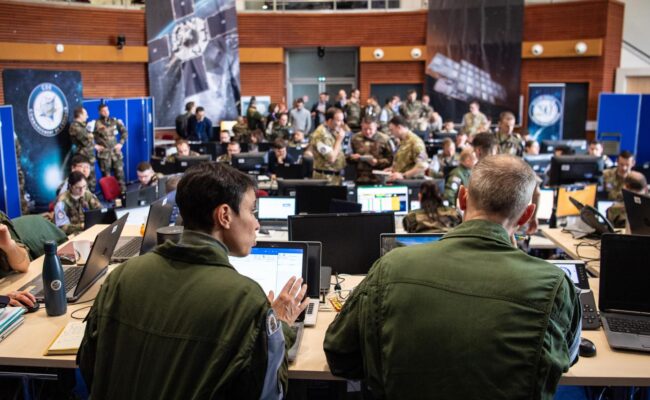 L’armée française muscle sa préparation spatiale avec l’exercice SparteX à Toulouse